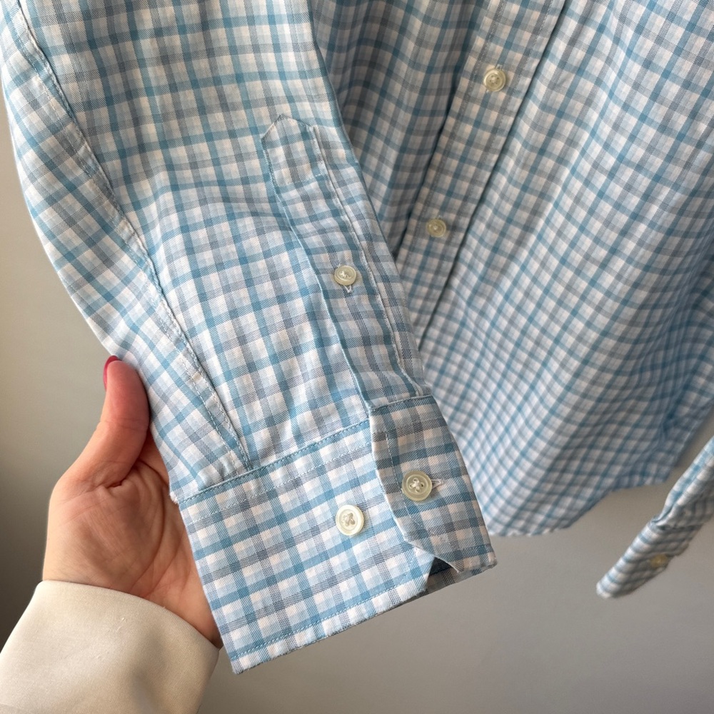 Banana Republic Slim Fit Non-Iron‎ Blue and White Dress Shirt - Picture 4 of 7